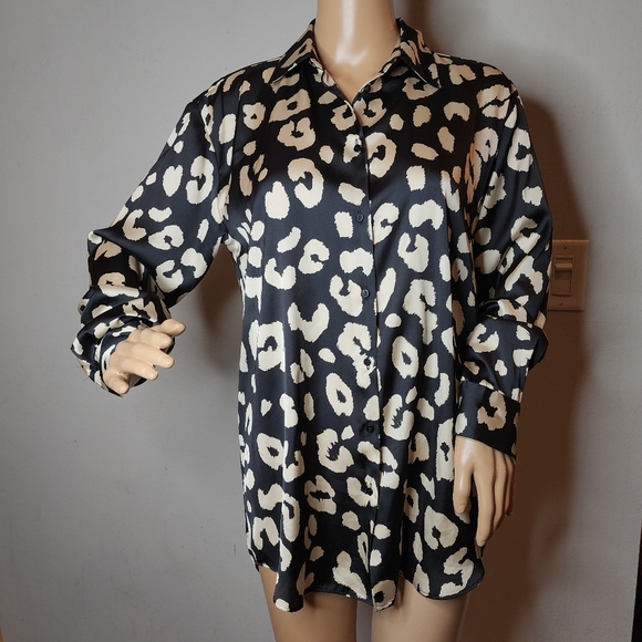 NWT Zara Satin Long Sleeve Button Down Top Leopard Cheetah Black Ivory Small - Picture 3 of 16